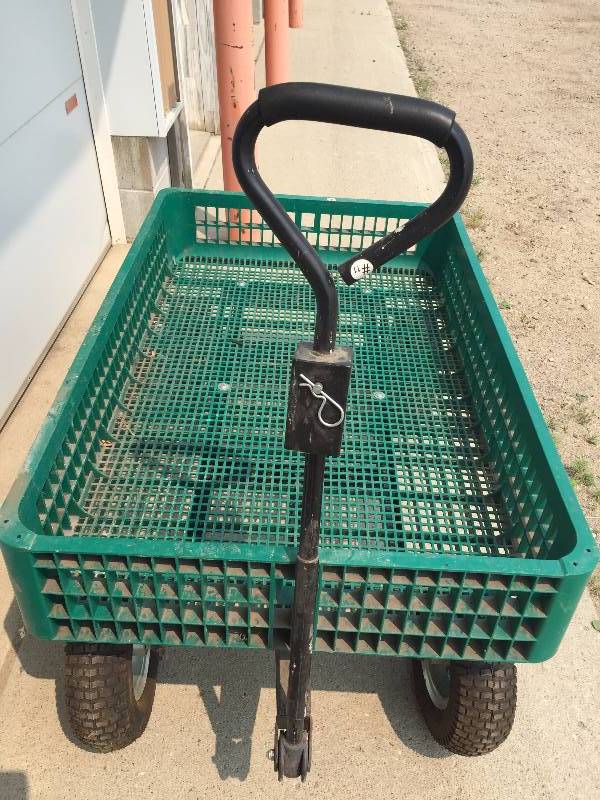 lot 1 image: GARDEN WAGONTRAILER