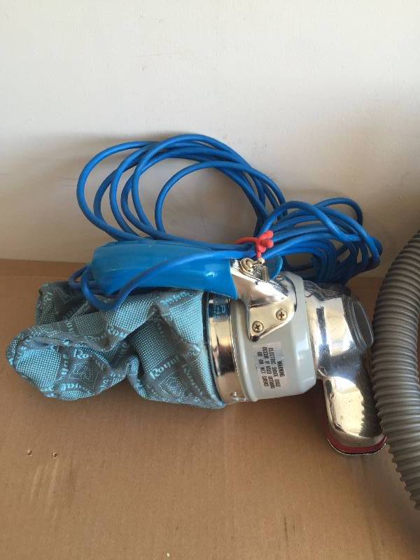 lot 9 image: VACUUMS