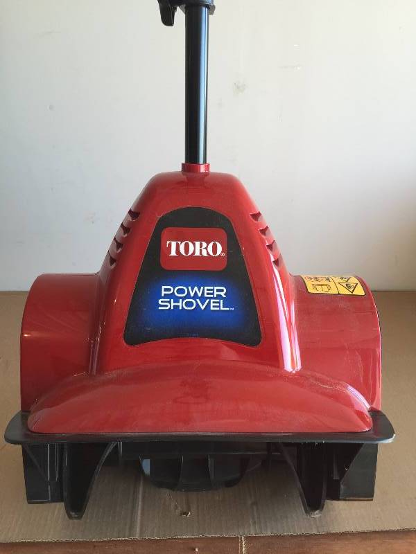 lot 11 image: TORO SNOW SHOVEL