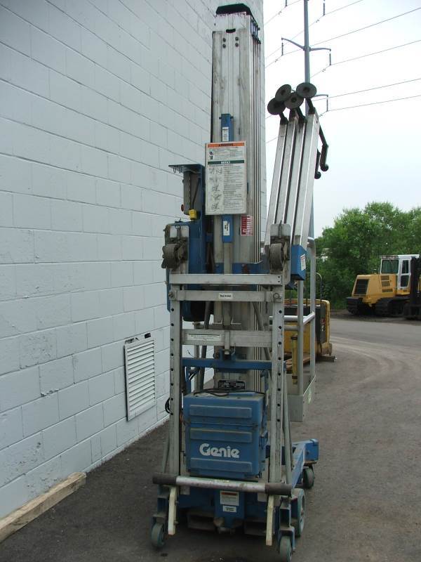 lot 5 image: Genie AWP-36 man lift