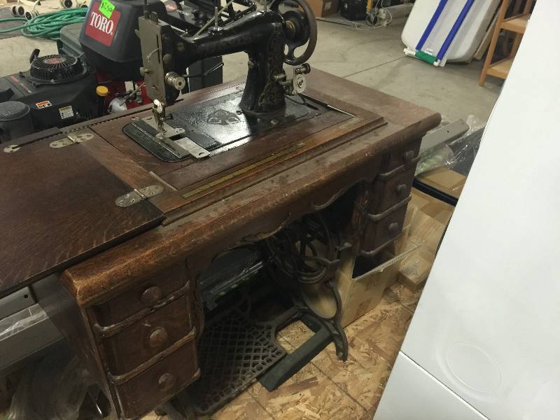 lot 8 image: Vintage In-Cabinet Sewing Machine