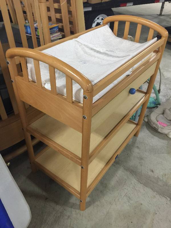 lot 10 image: Baby Changing Station