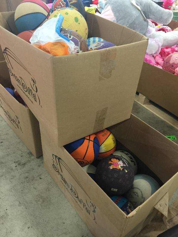 lot 57 image: Assorted Childrens Athletic Balls