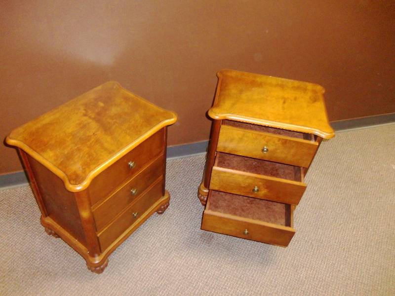 2 side tables