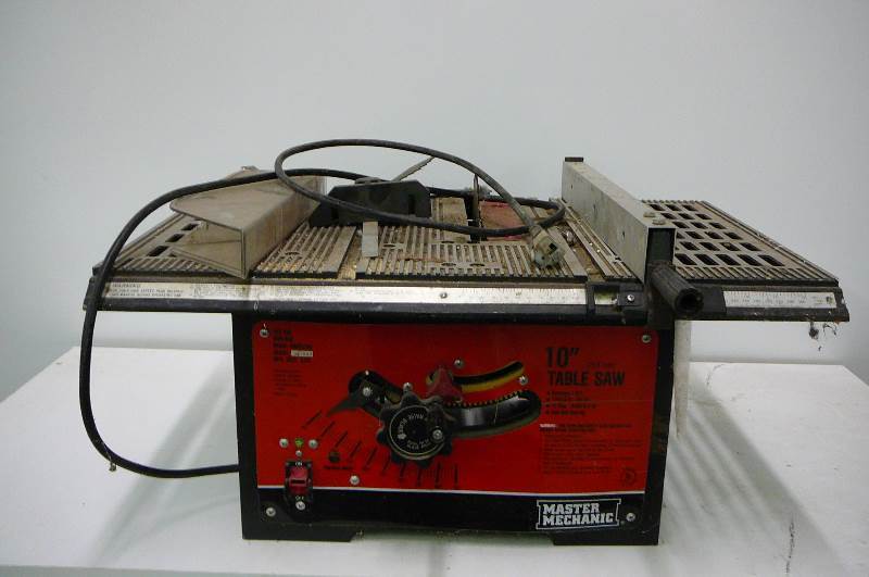 lot 21 image: 10 Table Saw