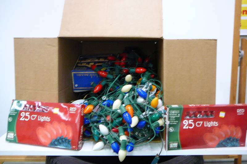 lot 23 image: Lot of Holiday Lights and Bulbs