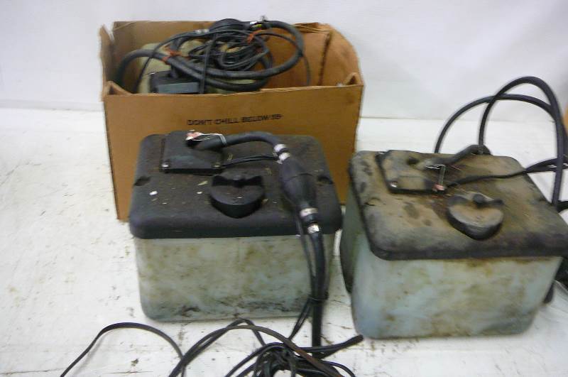 lot 36 image: Oil Tank out Board Motor 3 Count