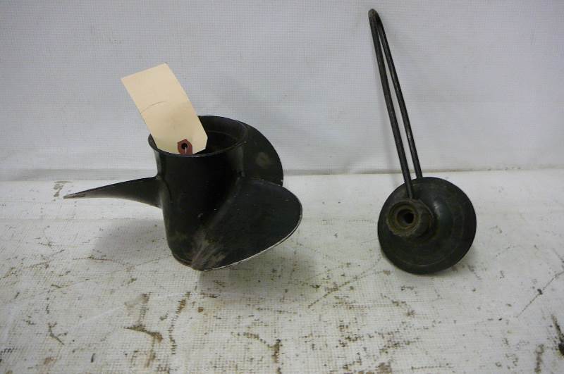 lot 38 image: Prop 10 x 15 Muffs