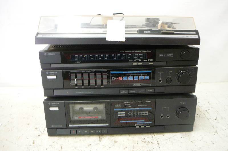 lot 60 image: Hitachi AMFM Tuner HTA-08 Hitachi Tape Deck D-E07 Hitachi  Turn Table HT-07