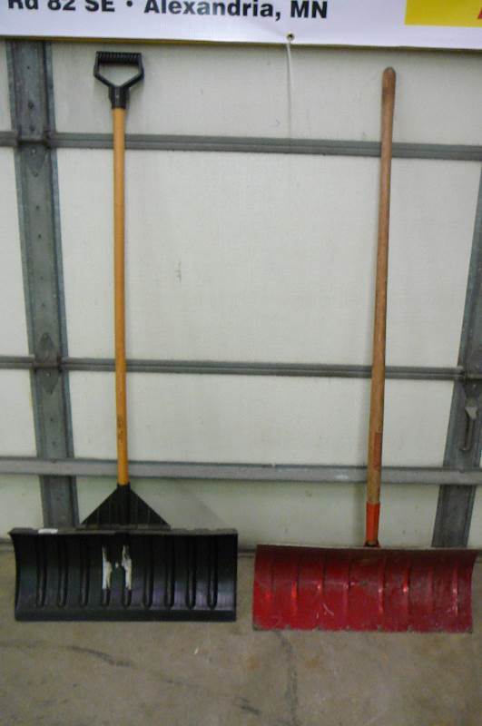 lot 8 image: 2 Snow Shovels