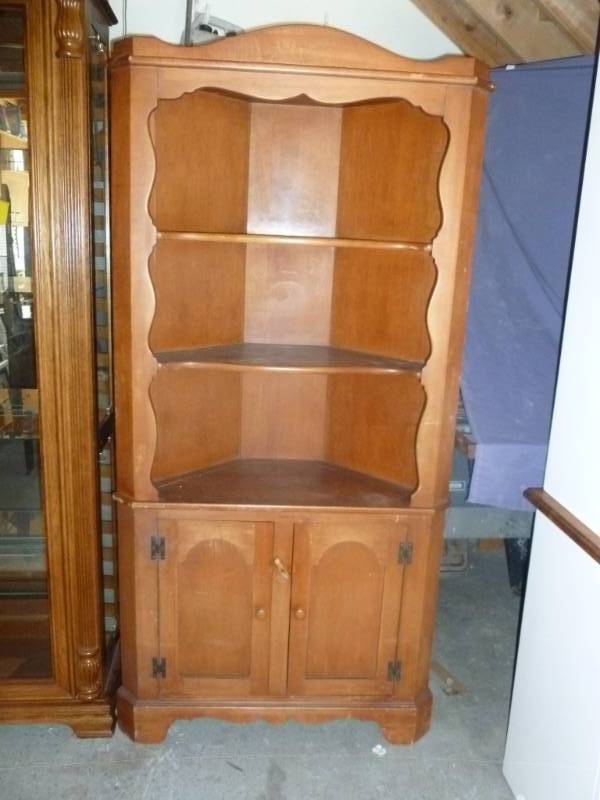 lot 3 image: Solid Wood Corner Cabinet