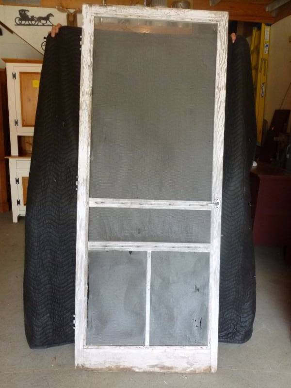 lot 20 image: Vintage Screen Door
