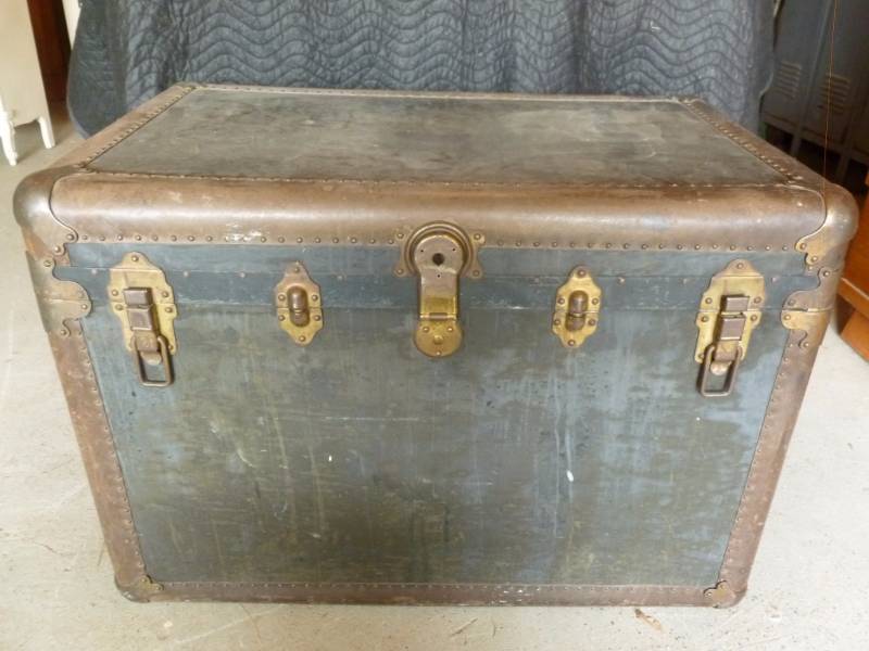 lot 28 image: Large Antique Travel Trunk