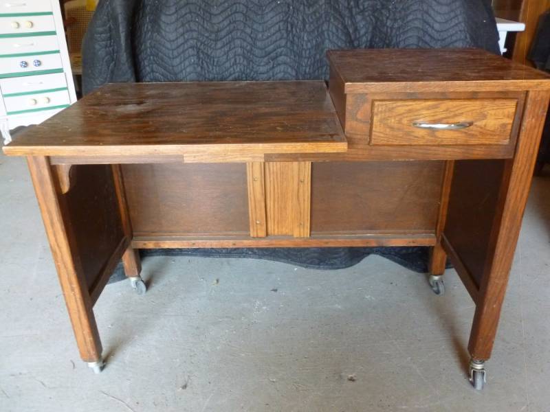 lot 43 image: Wooden Writing Desk