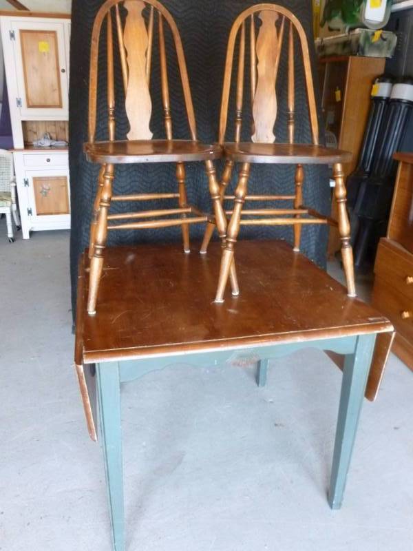 lot 55 image: Dining Room Set