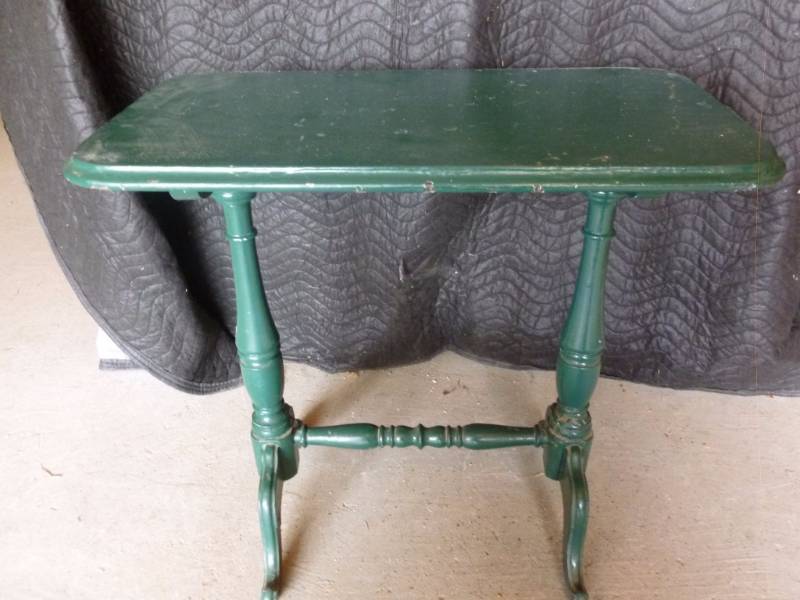 lot 59 image: Painted End Table