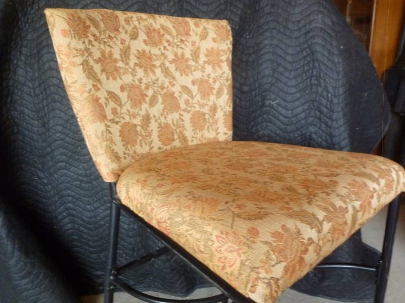lot 70 image: Metal Framed Bar Stool