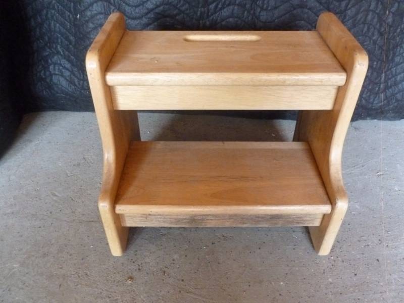 lot 77 image: Solid Wood Step Stool