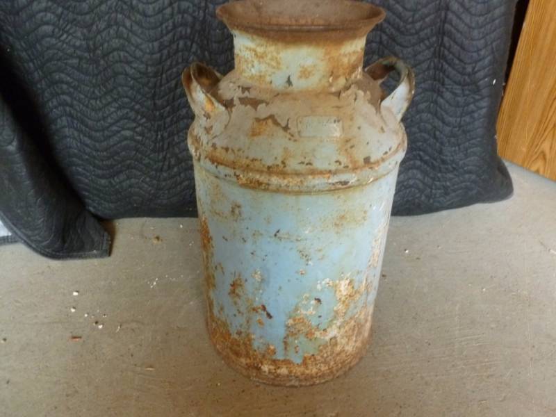 lot 87 image: Vintage Milk Can