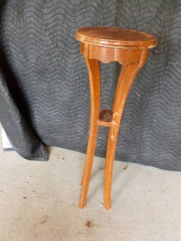 lot 90 image: Wooden Plant Stand