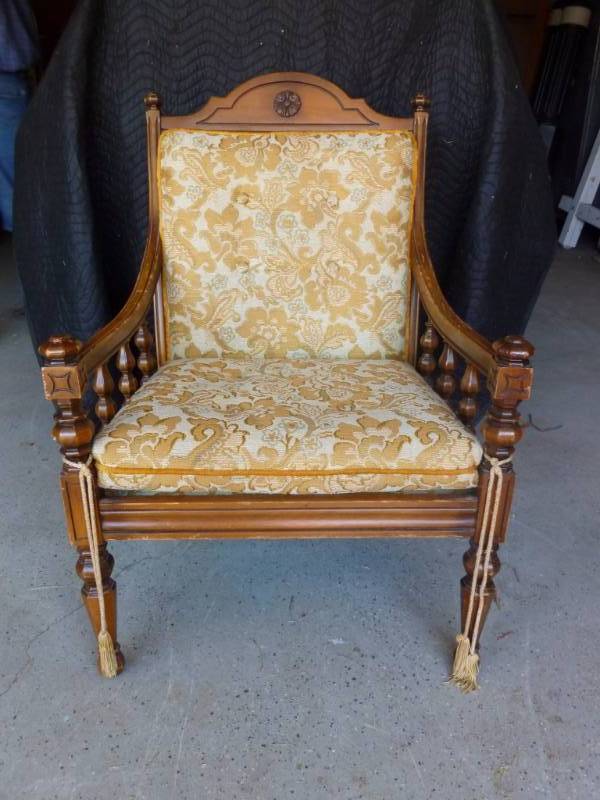 lot 93 image: Vintage Chair