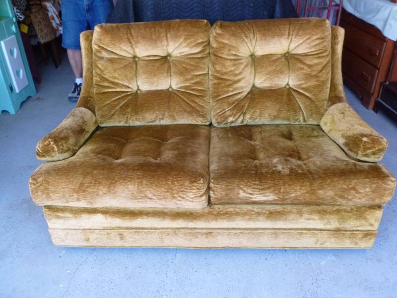 lot 123 image: Vintage Loveseat