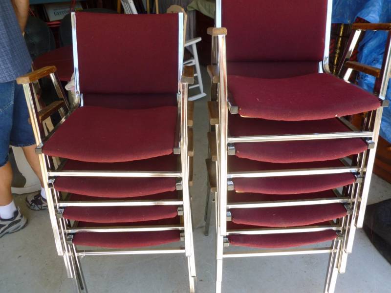 lot 144 image: Metal Framed Office Chairs