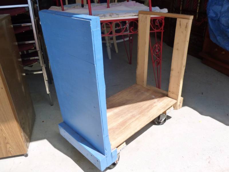 lot 148 image: Wooden Folding Chair Cart