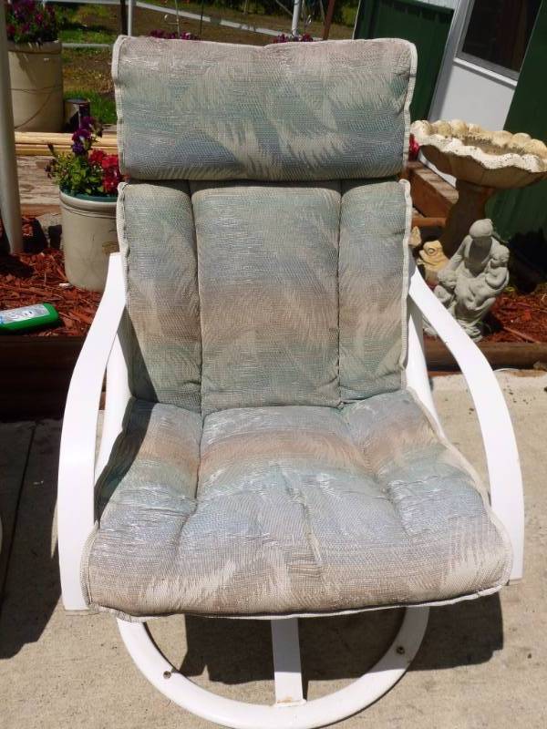 lot 152 image: Patio Chair