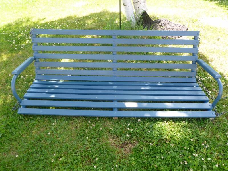 lot 158 image: Painted Porch Swing