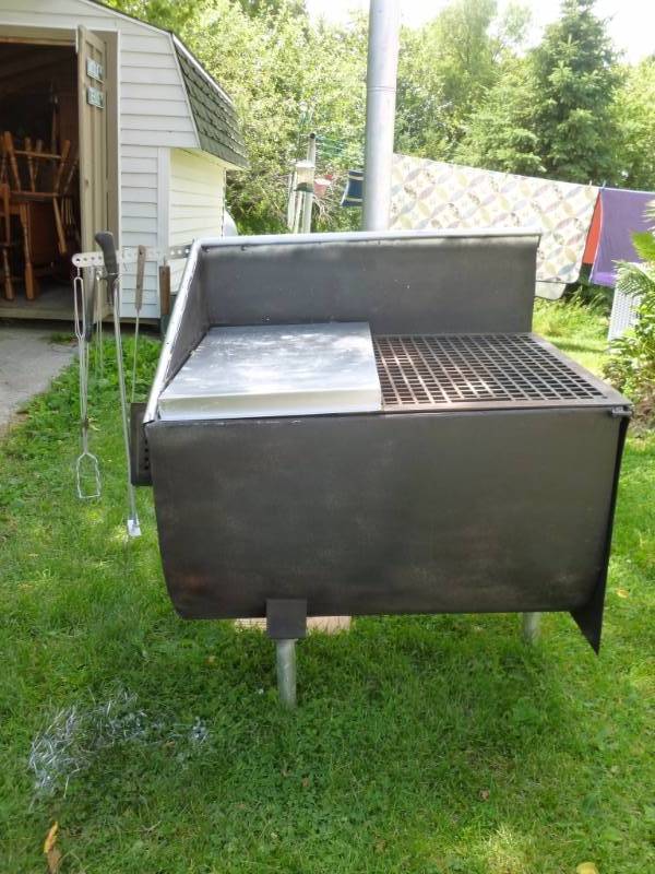 lot 159 image: Large Custom Made Steel Grill