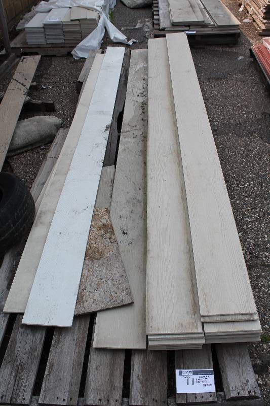 lot 11 image: Pallet Lot of Exterior Siding 716 Thick 8.25 x 12 app. 40 ct White.