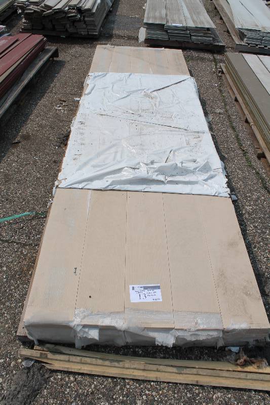 lot 13 image: Lot of James Hardie Exterior Siding 8.25 x 12 716 Thick app. 80 ct.