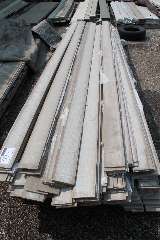 lot 17 image: Lot of James Hardie Smooth Exterior Siding 5.25 x 12 716 Thick White app. 120 ct.
