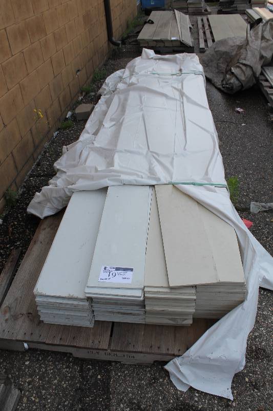 lot 19 image: Lot of James Hardie Smooth Exterior Siding 9.25 x 12 716 Thick app. 100 ct.