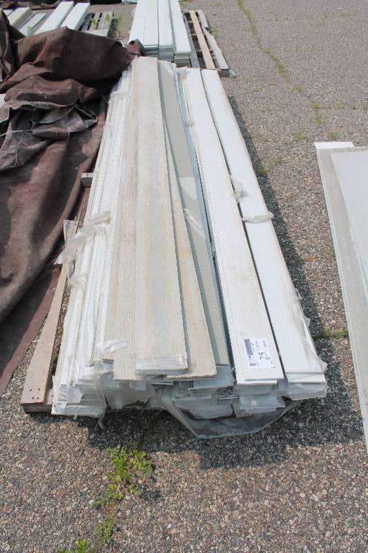 lot 25 image: Lot of James Hardie Exterior Siding 5.25 x 12 716 Width app. 120 ct.