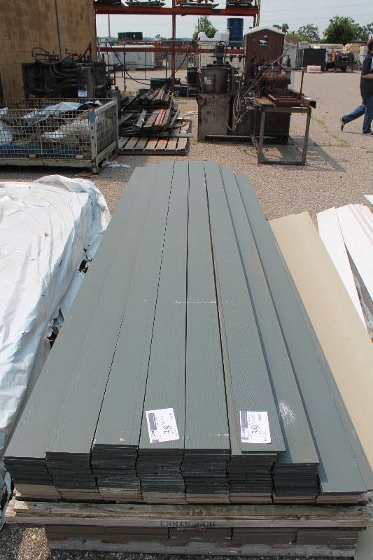 lot 38 image: Lot of Certainteed Exterior Siding 5.25 x 12 716 Width Red app. 180 ct.