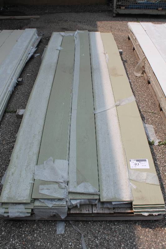 lot 40 image: Lot of James Hardie Exterior Siding 8.25 x 12 716 Thick app. 45 ct.