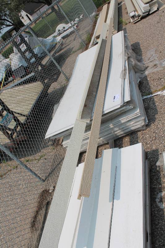 lot 74 image: Lot of James Hardie Panel Board 4 x 10 x 716 app. 50 ct.