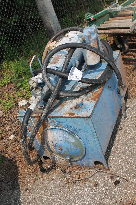 lot 89 image: Leeson Hydraulic Pump wHoses Model N215117DK40 Volt 208-230460 1725 R.P.M 10 H.P.