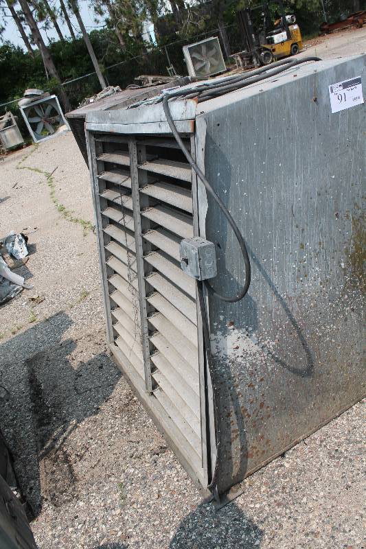 lot 91 image: Commercial Fan Unit wHousing & Cord Metal 56 x 36 x 58.