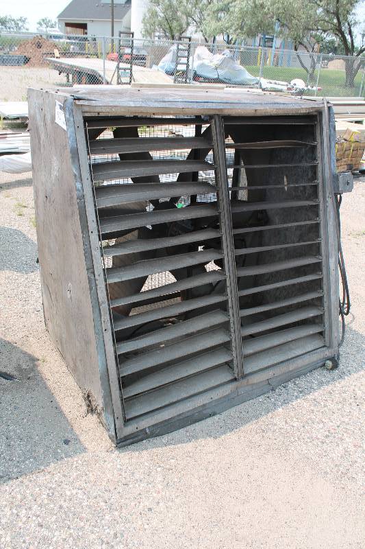 lot 92 image: Commercial Fan Unit wHousing & Cord Metal 56 x 36 x 58.