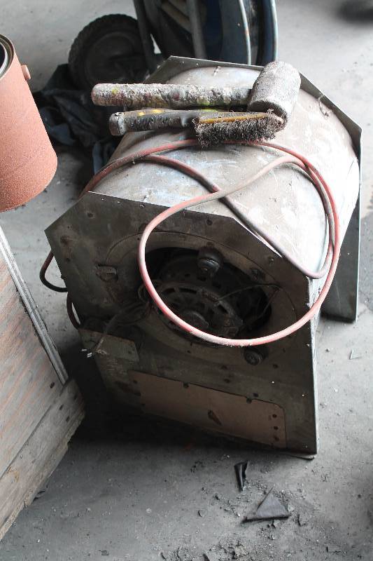 lot 174 image: Commercial Fan wMetal Housing & Cord.