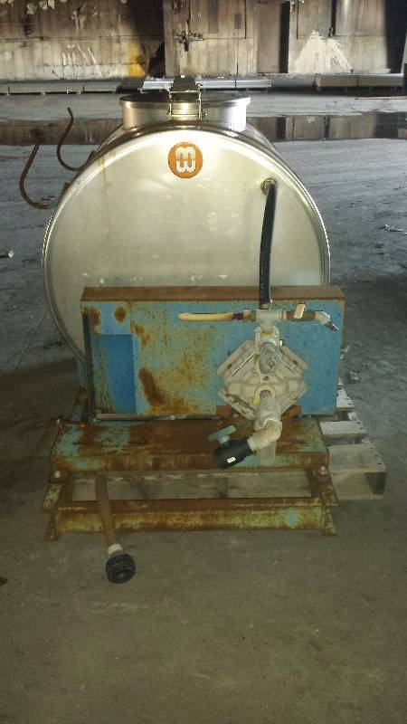 lot 179 image: Metal Tank Used for Mixing with Sealable Top Port 48 x 45 x 50 T.