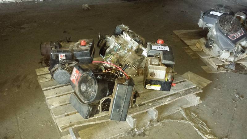 lot 180 image: Pallet Lot of (4) Four Stroke Small Engine Blocks For Parts.