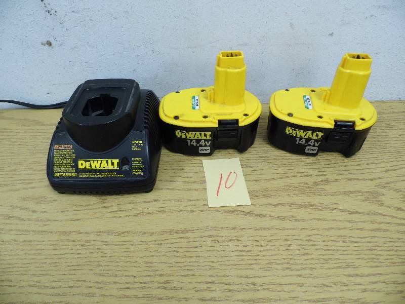 DeWalt Charger & Batteries