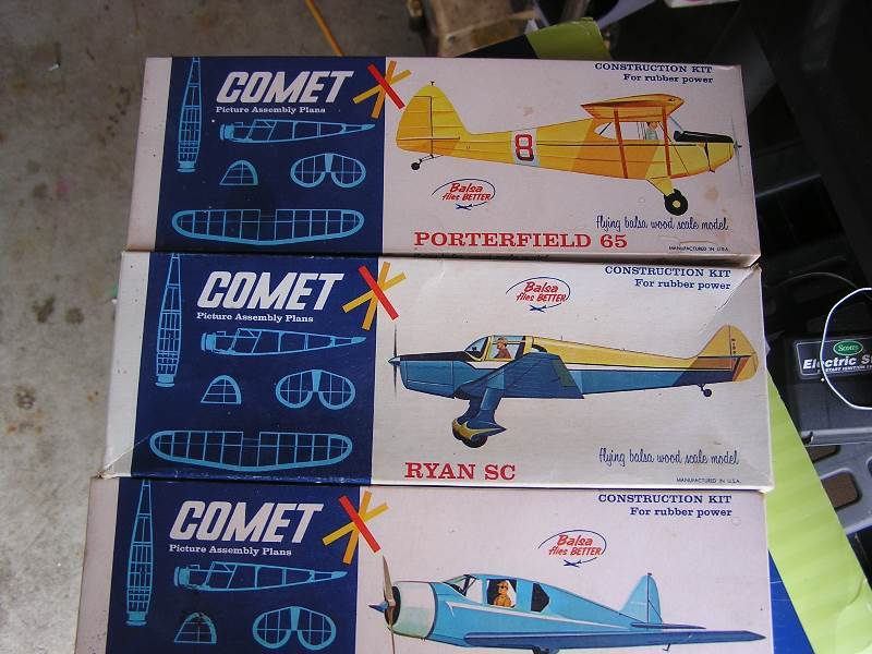 lot 39 image: BALSA AIRPLANE KITS SET OF 3 missing parts