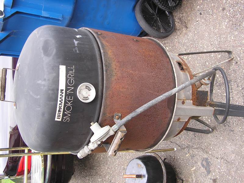 lot 14 image: PROPANE  CHARCOAL SMOKER