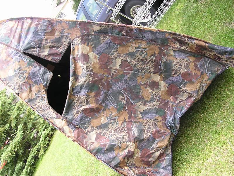 lot 19 image: HUNTING BLIND