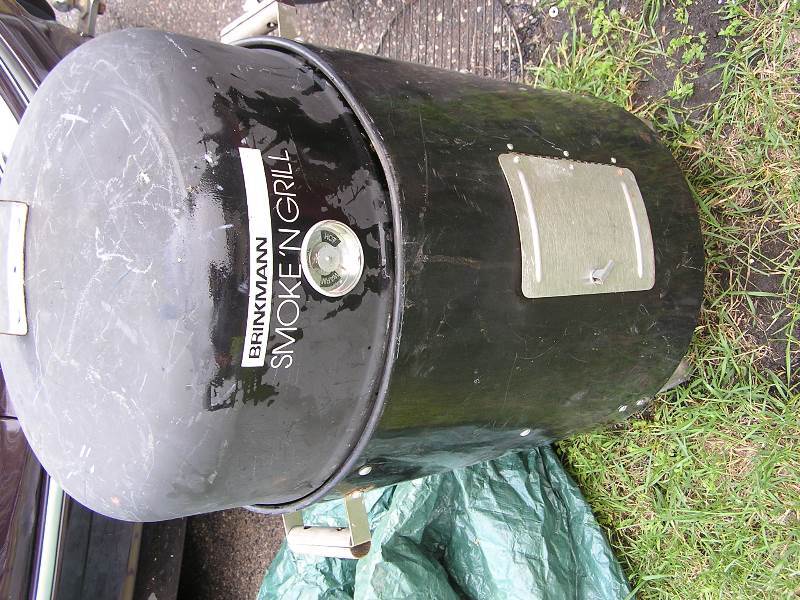 lot 22 image: CHARCOAL SMOKER needs bowls